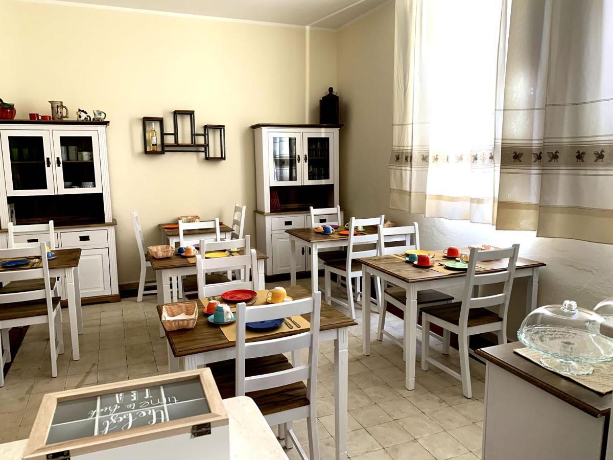 Domo Achenza Hotel Terralba Ngoại thất bức ảnh